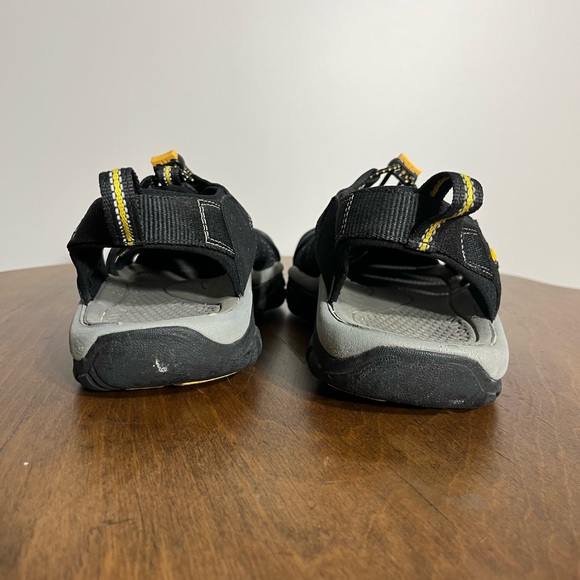 Keen Shoes Keens Mens Newport H2 Waterproof Sandal Blackyellow Size